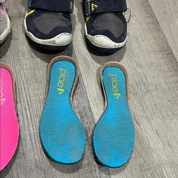 Lot of 2 PLAE Ty size 9 and 1 size 8.5 - Picture 10 of 10